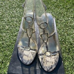 Valerie Stevens Black/Cream Heels Sz(8)